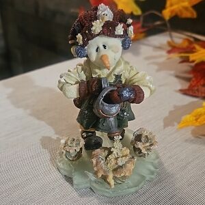 Sold!! Boyds Bear Festive Snowman Figurine with Red and Brown Accents